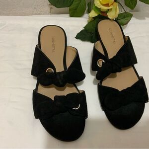 Gunmetal Slip On Flat Sandals Black Suede Bonya Bow Details Size 7.5